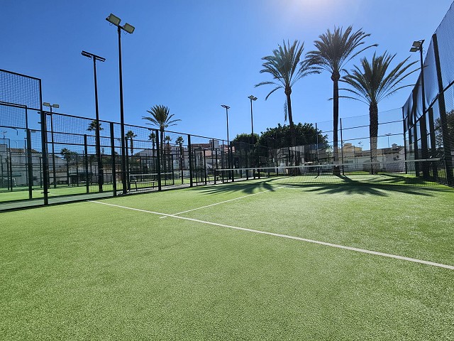https://clubtenisjavea.com/public/images/cache/640x480/foto-padel-1777373292.jpeg